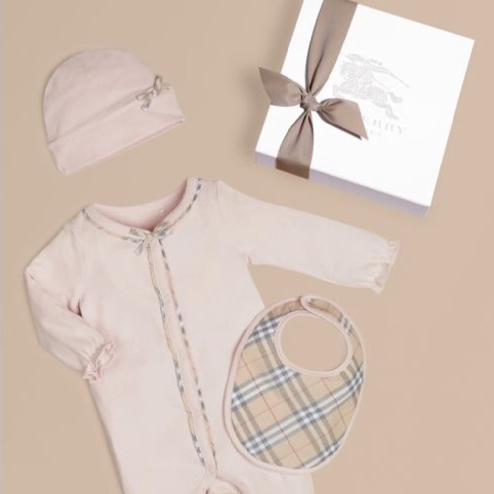 Burberry children Three-piece Baby Gift Set
